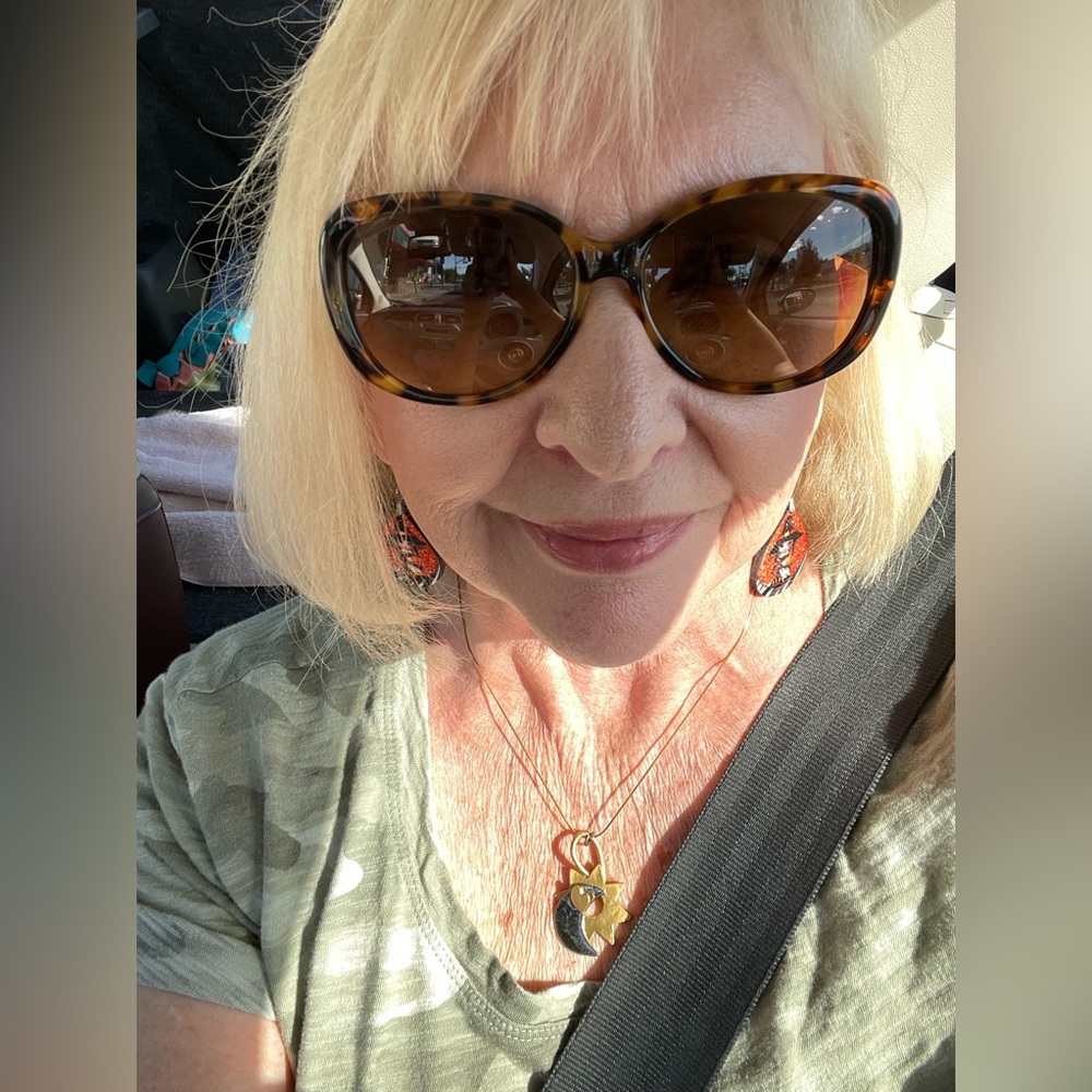 Meet your Posher, Peggy